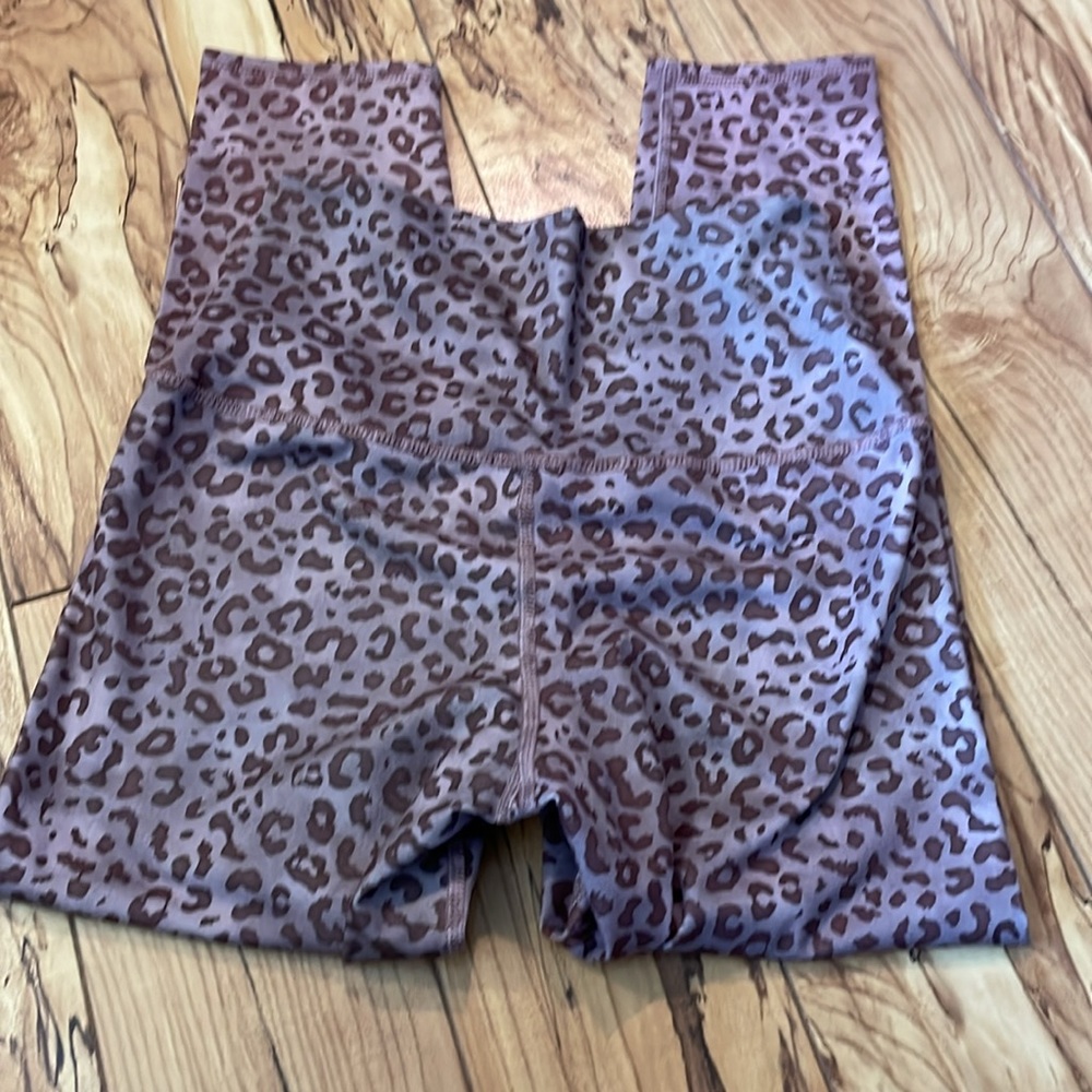Evolution And Creation Women's Mauve Cheetah Activewear Leggings Yoga Pants - Picture 2 of 4